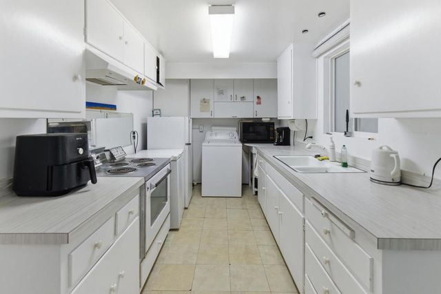 994 Sea Crest Place, Thermal, CA 92274