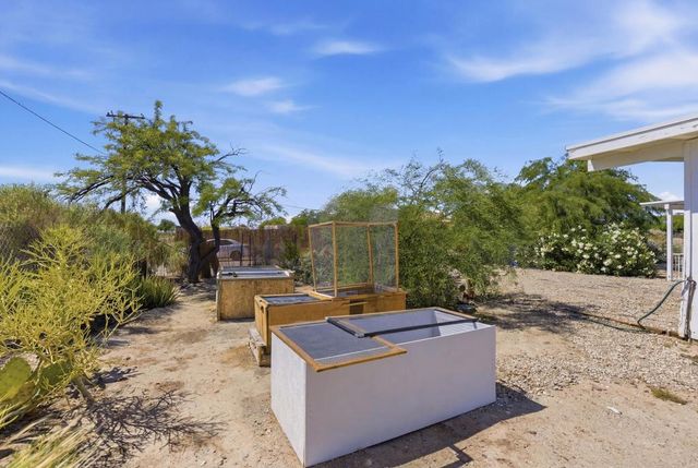 994 Sea Crest Place, Thermal, CA 92274