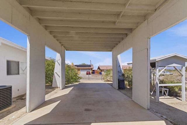 994 Sea Crest Place, Thermal, CA 92274