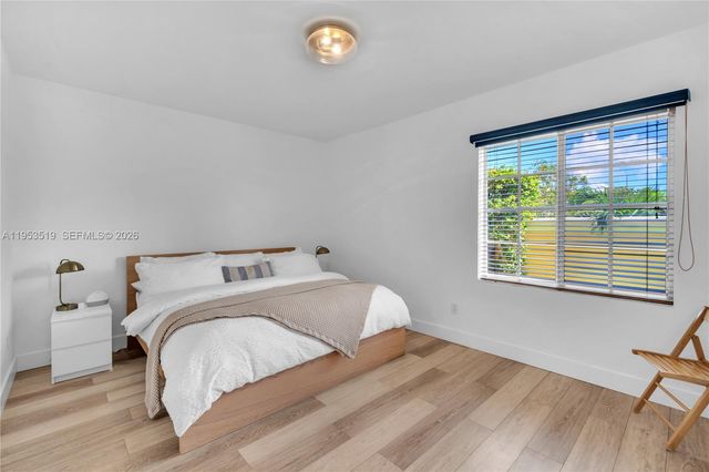 121 NW 2nd Ave 4, Hallandale Beach, FL 33009