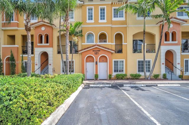 121 NW 2nd Ave 4, Hallandale Beach, FL 33009