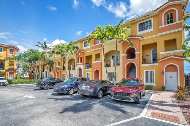 121 NW 2nd Ave 4, Hallandale Beach, FL 33009