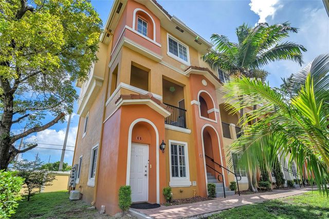 121 NW 2nd Ave 4, Hallandale Beach, FL 33009