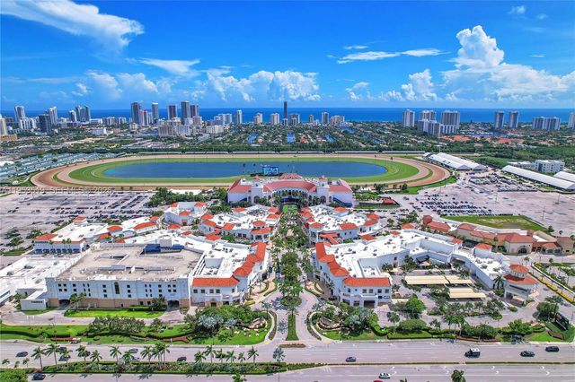 121 NW 2nd Ave 4, Hallandale Beach, FL 33009