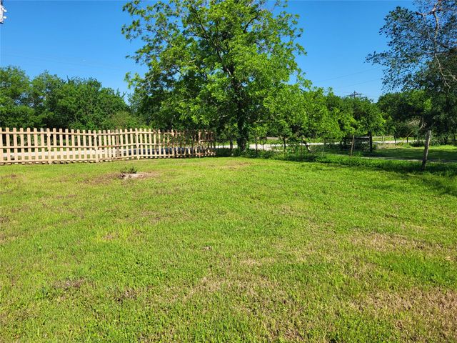 171 N Main ST N, Paige, TX 78659