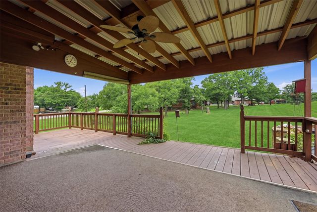 1005 Catalina Drive, Bells, TX 75414