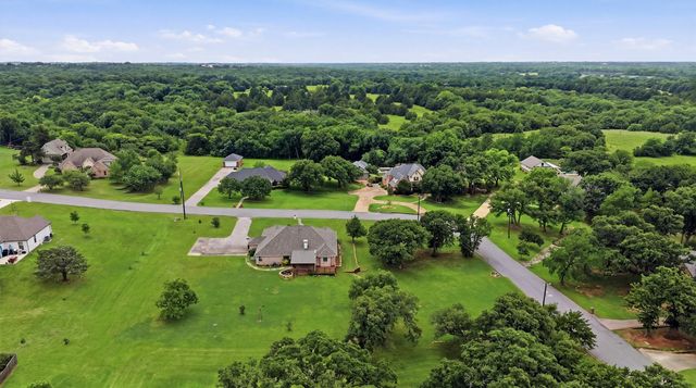 1005 Catalina Drive, Bells, TX 75414