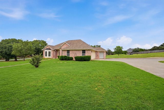 1005 Catalina Drive, Bells, TX 75414