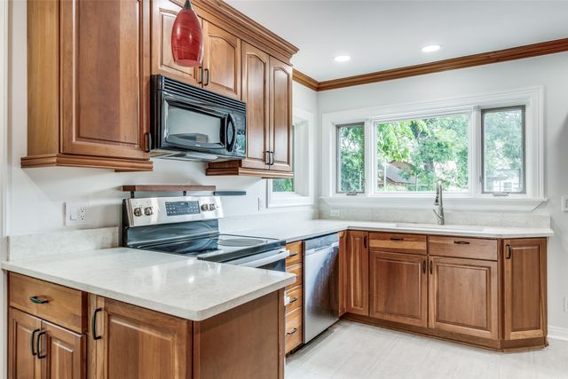 5106 Stoneleigh Avenue, Dallas, TX 75235