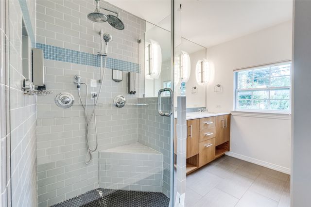 5106 Stoneleigh Avenue, Dallas, TX 75235