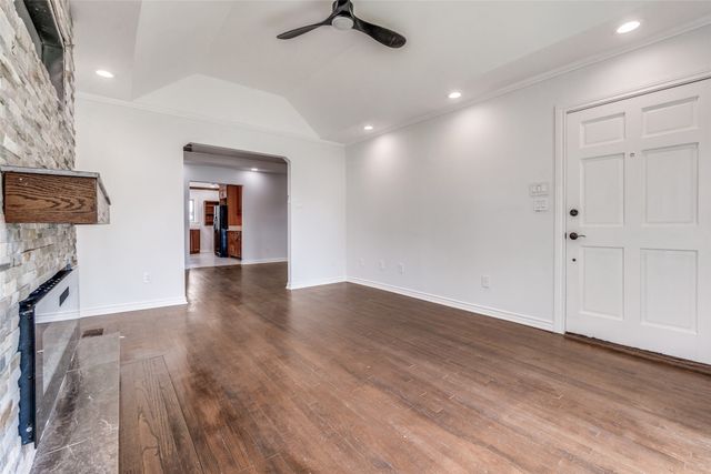 5106 Stoneleigh Avenue, Dallas, TX 75235