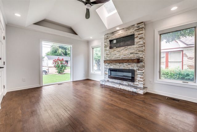 5106 Stoneleigh Avenue, Dallas, TX 75235
