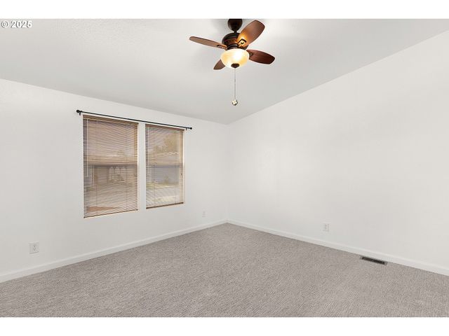 249 TROUT Loop, Roseburg, OR 97471