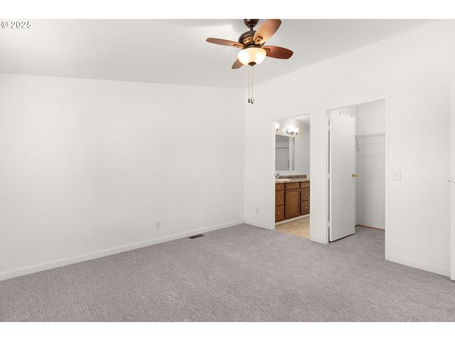 249 TROUT Loop, Roseburg, OR 97471