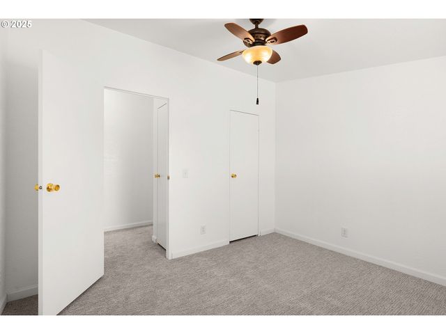 249 TROUT Loop, Roseburg, OR 97471