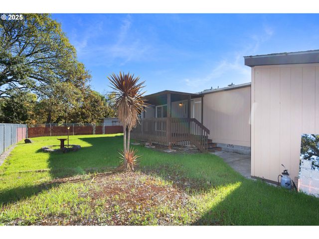 249 TROUT Loop, Roseburg, OR 97471