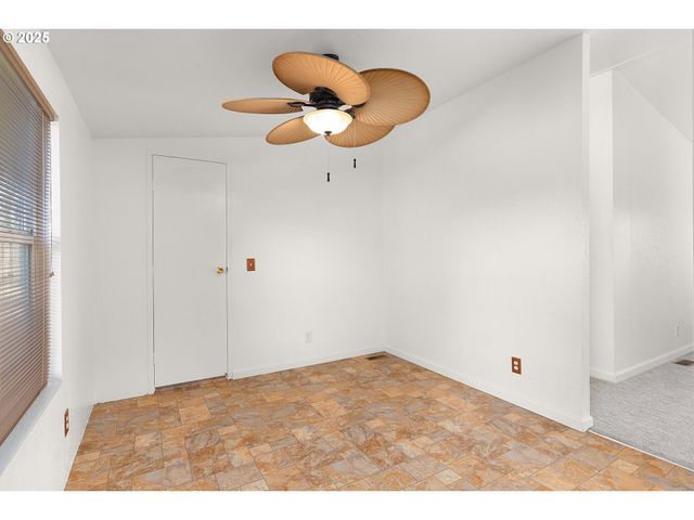 249 TROUT Loop, Roseburg, OR 97471