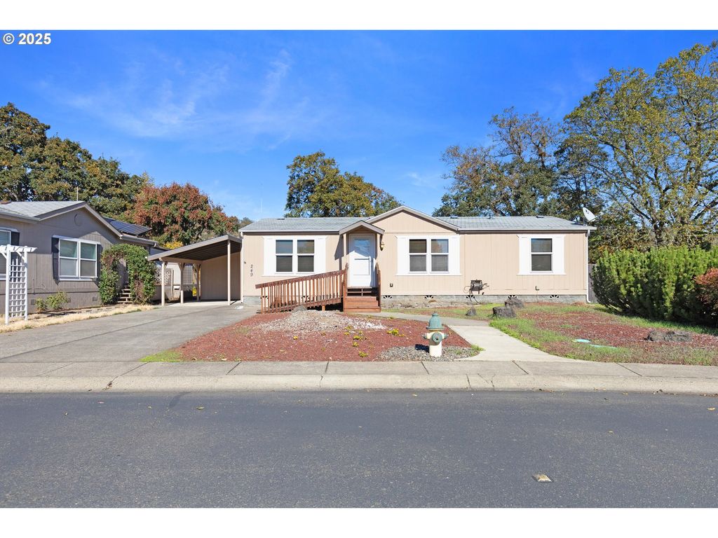 249 TROUT Loop, Roseburg, OR 97471