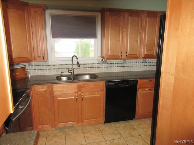 6029 Quaker Hollow Road 3, Orchard Park, NY 14127