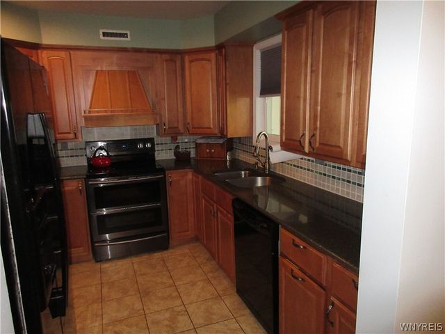6029 Quaker Hollow Road 3, Orchard Park, NY 14127