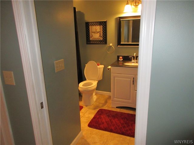 6029 Quaker Hollow Road 3, Orchard Park, NY 14127