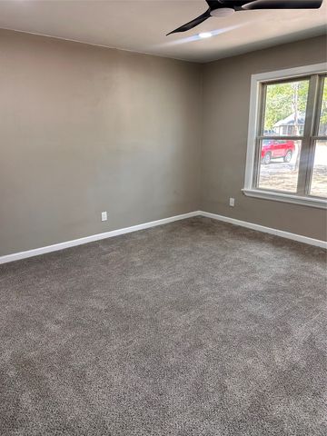 819 W State Street, Terrell, TX 75160
