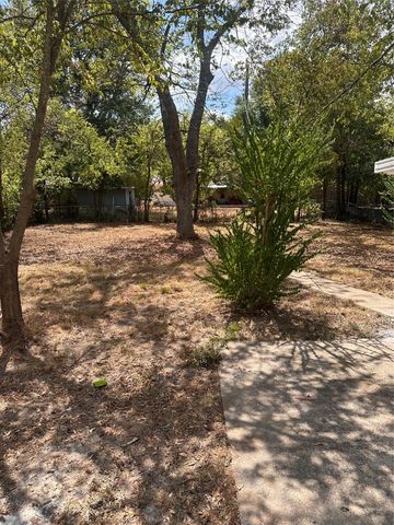 819 W State Street, Terrell, TX 75160