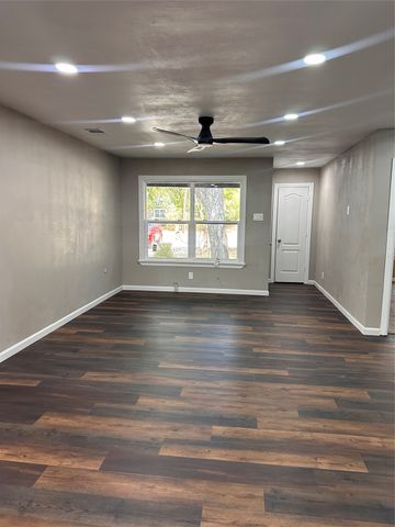 819 W State Street, Terrell, TX 75160