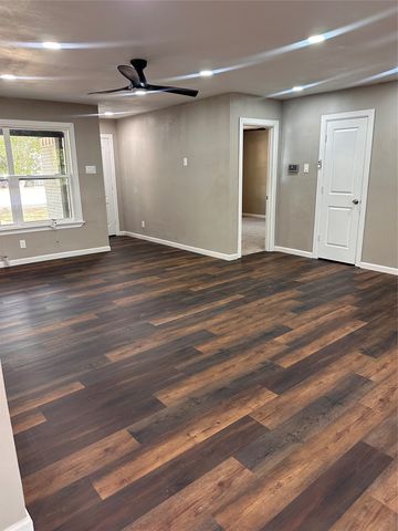 819 W State Street, Terrell, TX 75160