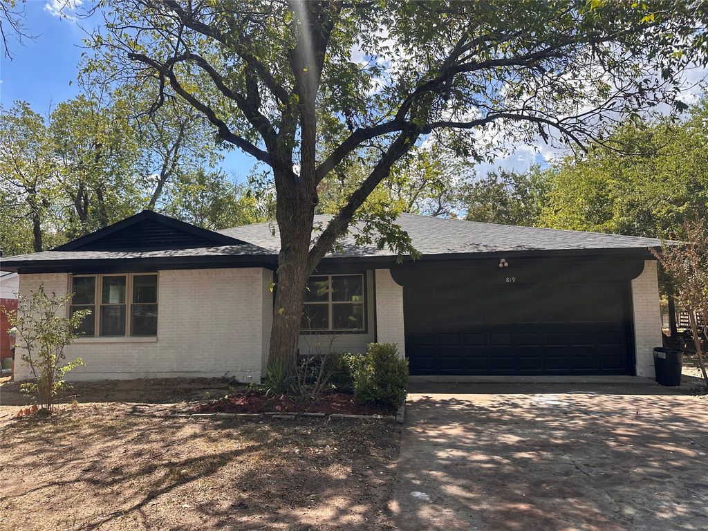 819 W State Street, Terrell, TX 75160