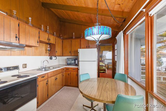 8995 Deer Point Drive, Newaygo, MI 49337