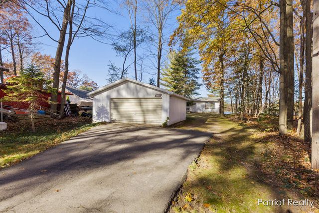8995 Deer Point Drive, Newaygo, MI 49337
