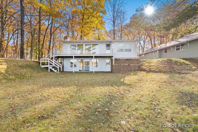 8995 Deer Point Drive, Newaygo, MI 49337