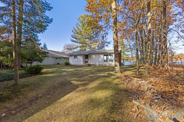 8995 Deer Point Drive, Newaygo, MI 49337