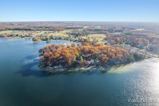 8995 Deer Point Drive, Newaygo, MI 49337