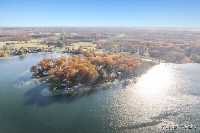 8995 Deer Point Drive, Newaygo, MI 49337
