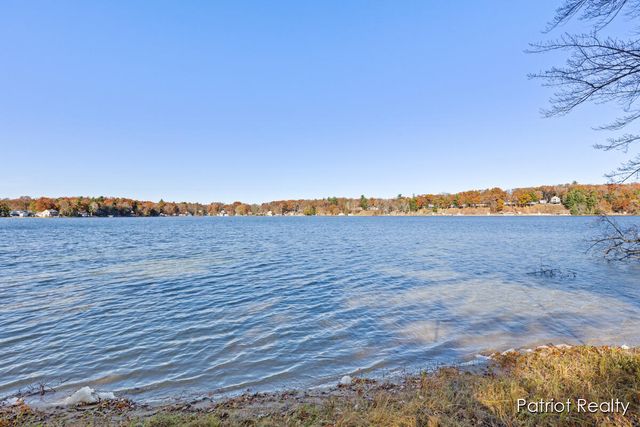 8995 Deer Point Drive, Newaygo, MI 49337
