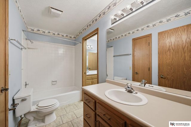 4835 S 71St Street, Lincoln, NE 68516