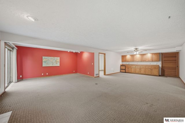4835 S 71St Street, Lincoln, NE 68516