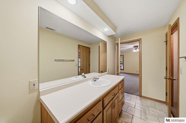 4835 S 71St Street, Lincoln, NE 68516