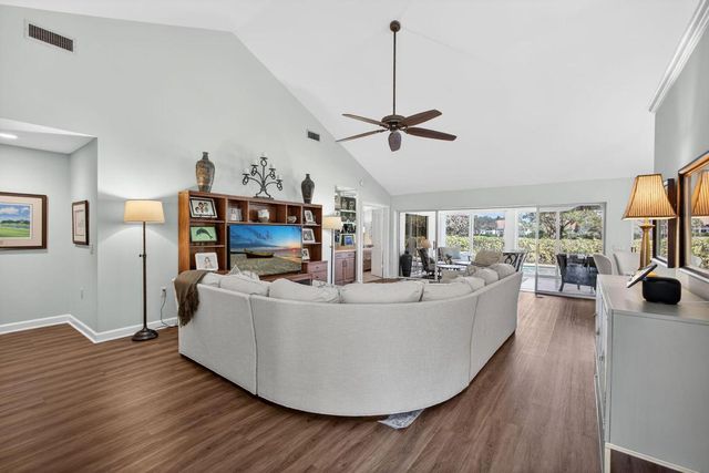 2386 Saratoga Bay Drive, West Palm Beach, FL 33409