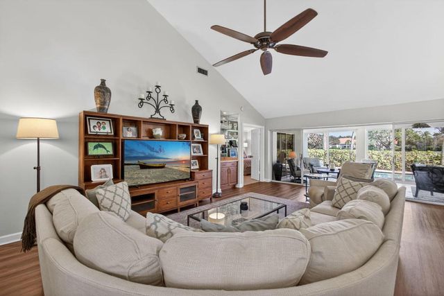 2386 Saratoga Bay Drive, West Palm Beach, FL 33409