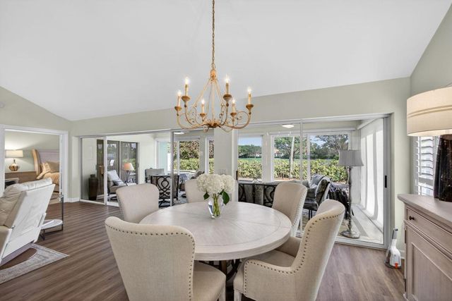 2386 Saratoga Bay Drive, West Palm Beach, FL 33409