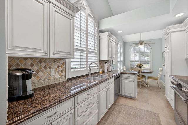 2386 Saratoga Bay Drive, West Palm Beach, FL 33409