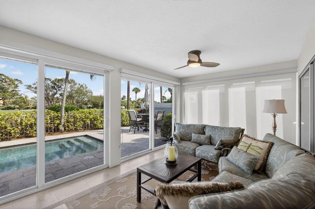 2386 Saratoga Bay Drive, West Palm Beach, FL 33409