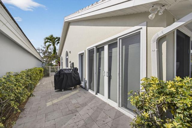 2386 Saratoga Bay Drive, West Palm Beach, FL 33409