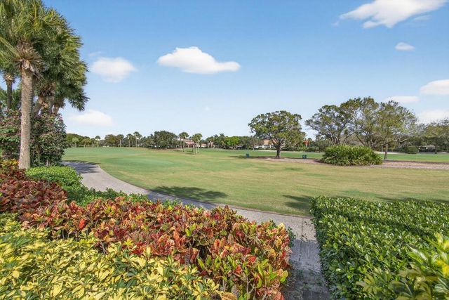 2386 Saratoga Bay Drive, West Palm Beach, FL 33409