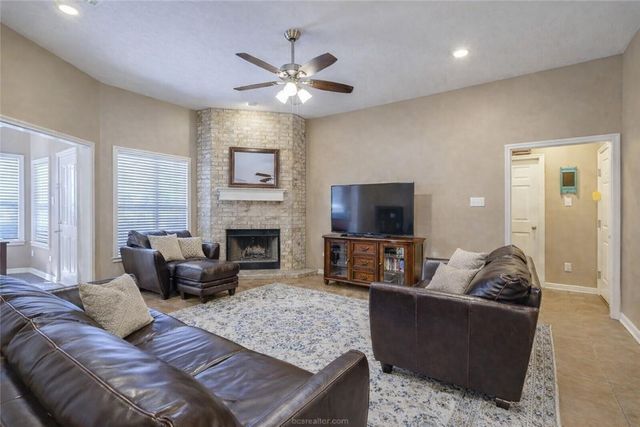 403 N N Coulter Drive, Bryan, TX 77803