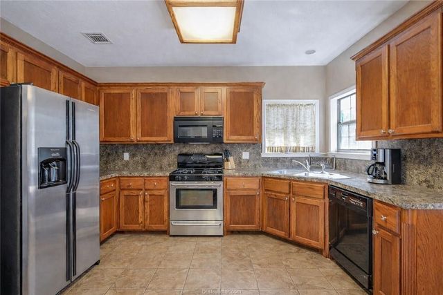 403 N N Coulter Drive, Bryan, TX 77803