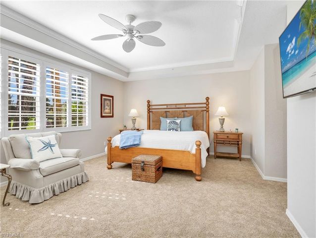 2130 Aberdeen LN 9-102, Naples, FL 34109